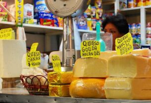 Cheese Counter, Coyoacán (Wikimedia: CC)