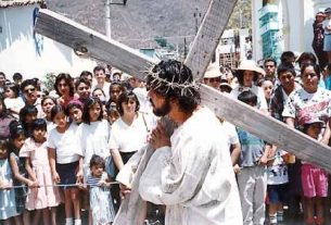 Easter ceremony in Mexico. Photo: Dale Hoyt Palfrey.
