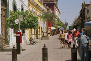 Tlaquepaque street