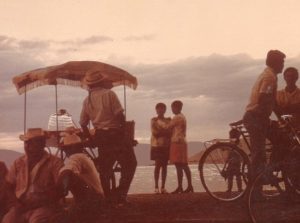 ﻿The agua fresca cart on the pier in the evenings was a popular gathering place, within easy walking distance for most of the village, and only a bike ride away from the outskirts. ﻿Photo by Beverly Johnson. All rights reserved.