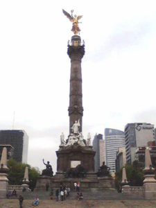 Mexico City's iconic Angel de la Independencia monument © Lilia, David and Raphael Wall, 2012