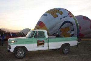 Leon's International Balloon Festival has a chase crew that transports the balloons and pilots and meets them upon landing © Tara Lowry, 2014