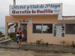 El Garrafon del Castillo is an Isla Mujeres secret, away from the tourist crowd © Louie Frias, 2013