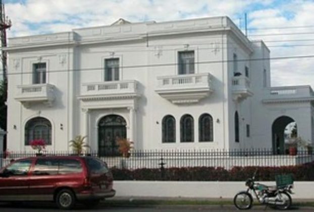 The side streets off Paseo de Montejo are also lined with elegant old homes. © John McClelland, 2007