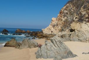Playa El Amor, a secluded beach in the Cabo Corrientes area of Mexico's Costa Alegre © David Kimball, 2013