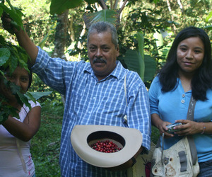 A grower in Oaxaca, Mexico takes pride in perfectly ripe coffee. © Sustainable Harvest, Oaxaca, 2009