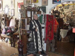 Homescapes Gallery in downtown Ensenada, Mexico, features imported and locally-made art, antiques, jewelry, furniture, textiles and treasures from all around the world © Patti Morrow, 2013