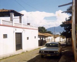 No serious traffic issues in Calle Juárez, Ajijic, in September 1972, and even room to park in the shade. Photo in family collection of Marsha Sorensen; all rights reserved.