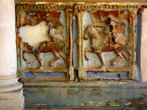 Wall decorations in a state of deterioration: Hacienda Jaral de Berrio in Guanajuato Edythe Anstey Hanen 2016