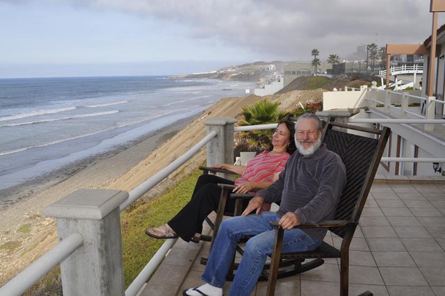 Former Oregon residents Loretta and Joe Taylor found their paradise in Baja, Mexico © Patti Morrow, 2013