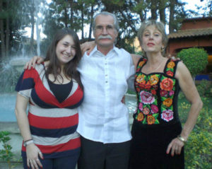 The Starkmans with their daughter Sarah. The Mexconnect columnist and his wife celebrated their 25th wedding anniversary in Oaxaca. © Alvin Starkman 2008