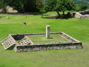 An altar in Xochicalco's Central Plaza. The stela in its center is covered with astronomical data. © Anthony Wright, 2009