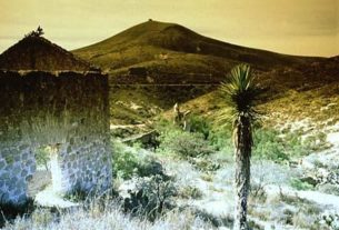 Pozos is a city founded on mining and the source of much of Spain's wealth, but it now sits vacant and eerily empty in the high desert of central Mexico.