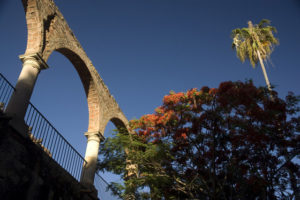 Arches and blue sky at Hacienda el Carmen in the Mexico state of Jalisco. © John Pint, 2011