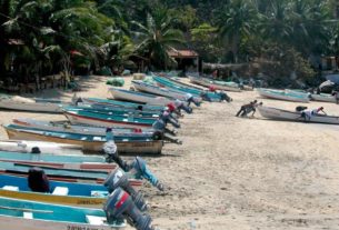 Fishing boats, Puerto Angel