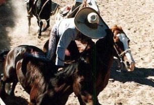 The Paseo de Muerte is considered the most breath-taking of Charreada events. Photography by Gilbert W. Kelner. © 2000