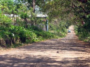 A pleasant lane to the Puros Santa Clara workshop in San Andres, Mexico. © William B. Kaliher, 2012