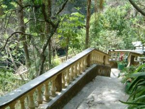 The stairs down to the viewing area. Cuernavaca, Morelos © Rick Meyer 2006