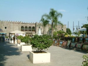 Looking east from the busy plaza across the street. Cuernavaca, Morelos © Rick Meyer 2006