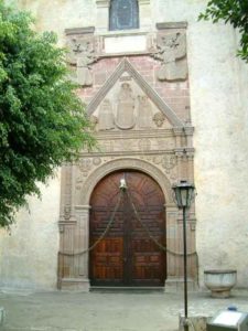 Much of the architectural talent went into designing doorways. Cuernavaca, Morelos © Rick Meyer 2006