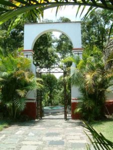 Scene within the garden. Cuernavaca, Morelos © Rick Meyer 2006