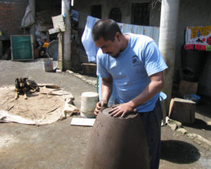 David Santos Alonso: Ceramic art in the Mexico town of Cocucho