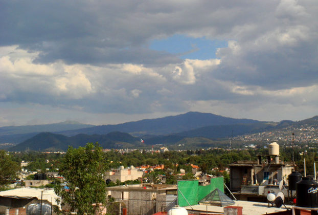 Mexico City's urban sprawl extends to the mountains that ring the Valley of Mexico. © Anthony Wright, 2009