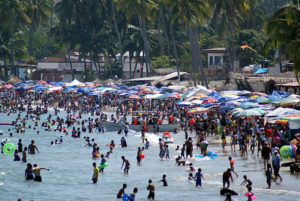 Quiet beach towns along Mexico's Pacific Bay of Jaltemba fill up with tourist during Easter vacation. © Christina Stobbs, 2011