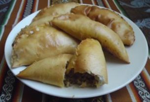 Mexican empanadas de picadillo, or seasoned "chopped meat" © Karen Hursh Graber, 2014