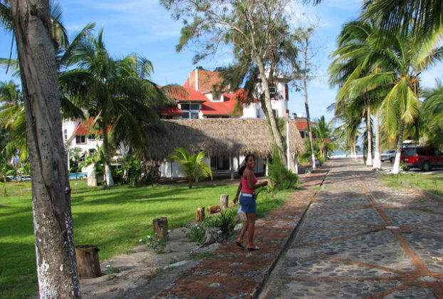 El Tajin Hotel and RV Park is a perfect camping spot on the Costa Esmeralda of Veracruz in Mexico. The area can serve as a convenient base camp for those exploring Mexico on a budget © William B. Kaliher, 2010