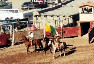 The Desfile The official parade to begin the Charreada. Photography by Gilbert W. Kelner. © 2000