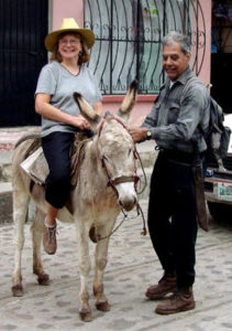 Author Jane Wilkinson makes a new animal friend in Xico, Veracruz. © Jane Wilkinson, 2009