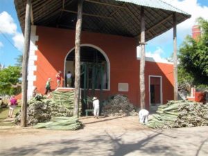 A part of the working hacienda in Yucatan, this is the henequen processing plant showing a mechanical ladder. © John McClelland, 2007