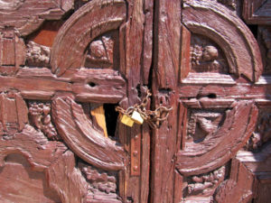 Sadly, vandals recently broke the lock to gain access to San Esteban Church in this Mexican town. © Julia Taylor, 2008