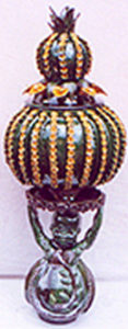 the pineapple pottery of Hilario Alejos Madrigal
