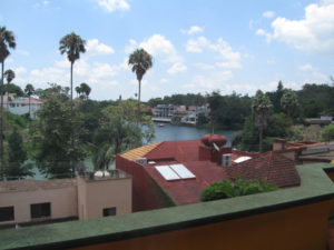 Beautiful lakeshore homes in a residential area of Xalapa, Veracruz. © Donald J. MacKay, 2009