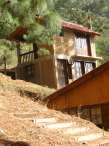 Lodging for visitors to Arroyo Guacamaya in Oaxaca includes large cabins such as this © Alvin Starkman, 2011