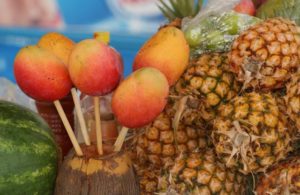 Luscious tropical fruit for sale from a push cart at Los Ayala © Christina Stobbs, 2012