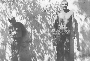 Trabajadores en la sombra, México D.F. © Pablo Ortiz Monasterio, 1987