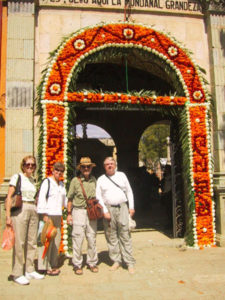 The arched entrance of El Panteón is a favorite backdrop for tourist photos. Each year they decorate the arch with fresh marigolds, the symbolic flower of Day of the Dead. In the evenings, musical and dance groups perform on stages in front of the entrance. It's a festive, but crowded area.