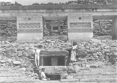 Edificio Norte Mitla, Oaxaca, 1930 Photography by Hugo Brehme