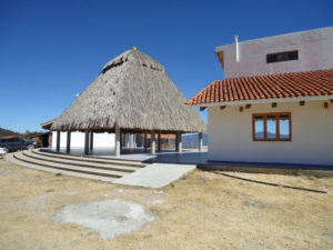 A thatched roof palapa provides shade © Alvin Starkman, 2012