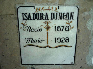 Isadora Duncan niche in Mexico City's San Fernando Cemetary. The legendary dancer is not buried there. © Anthony Wright, 2011