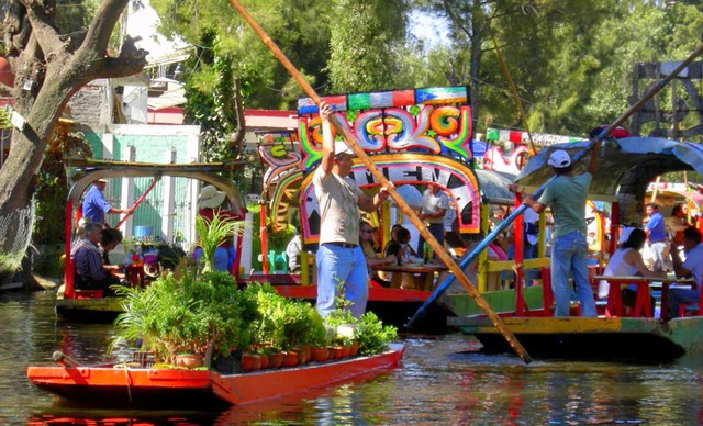 At Xochimilco, Mexico, pots of flowers and plants are sold by gardeners who live along the waterways © Edythe Anstey Hanen, 2013