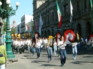 This very long parade in front of the Palacio del Ayunamiento (north side of the zocalo) ended in a demonstration (possibly about jobs). The parade started around noon but I was asleep when the demonstartion ended. (May 4, 2004)