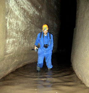 During certain times of the year, great quantities of water still flow through Mexico's Qanat La Venta, which may have been dug around 300 years ago. © John Pint, 2011