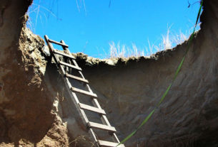 This collapse swallowed a tractor in a field located ten kilometers west of Guadalajara, Mexico. A forgotten qanat underneath this area may be the cause. © John Pint, 2011