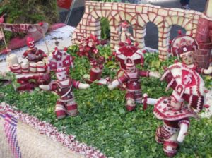 Aztec dance ceremony complete with an ice cream stand off to the side, all carved from radishes in Oaxaca © Tara Lowry, 2013