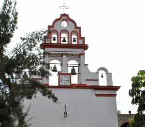 Church dedicated to Saint Anthony of Padua in San Antonio Tlayacapan on the shores of Lake Chapala, Mexico © Taner Sirin, 2011