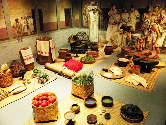 This diorama in Mexico City's Templo Mayor museum shows a Tenochtitlan market selling agricultural produce © Anthony Wright, 2013